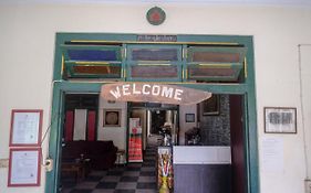 RedDoorz near Plengkung Gading